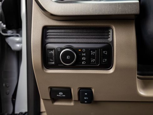 Used 2025 Ford F450 Platinum w/ Platinum Plus Package image 22