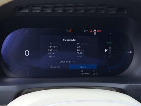 Used 2025 Volvo XC90 T8 Plus w/ Protection Package Premier image 18