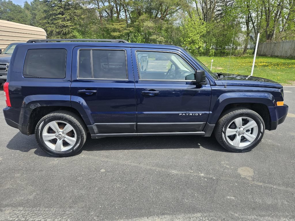 Used 2014 Jeep Patriot Latitude FWD image 5