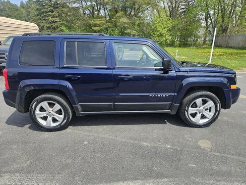 Used 2014 Jeep Patriot Latitude FWD image 5