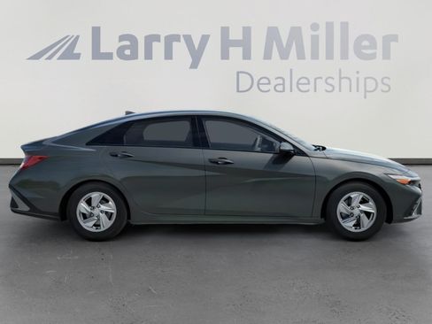 Used 2026 Hyundai Elantra SE FWD image 7