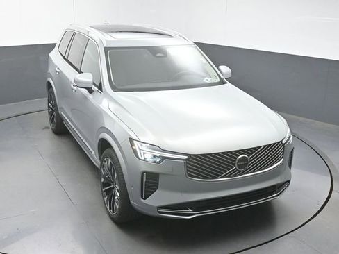 New 2026 Volvo XC90 B5 Plus w/ Protection Package Premier AWD/4WD image 43