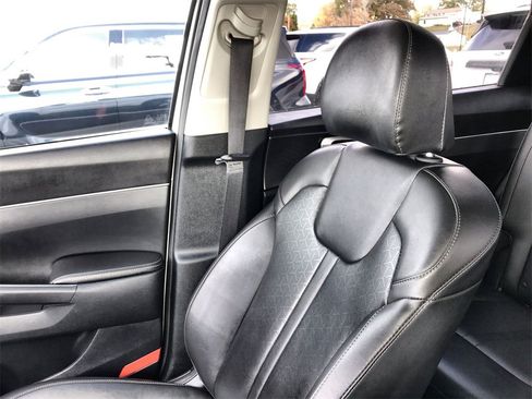 Used 2022 Kia Sorento S image 23