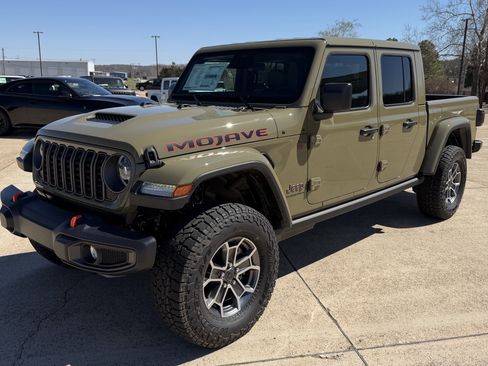 New 2026 Jeep Gladiator Mojave AWD/4WD image 3