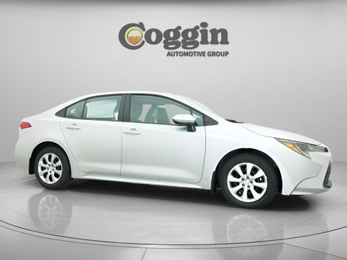 Used 2026 Toyota Corolla LE FWD image 23