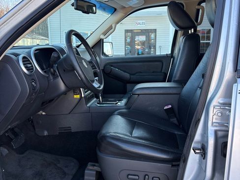 Used 2010 Mercury Mountaineer Premier image 9