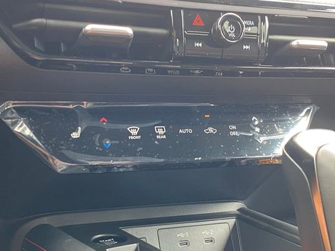 New 2025 Nissan Kicks SR w/ SR Premium Package image 27