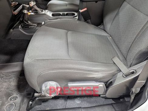 Used 2022 Jeep Wrangler Unlimited Sahara image 30