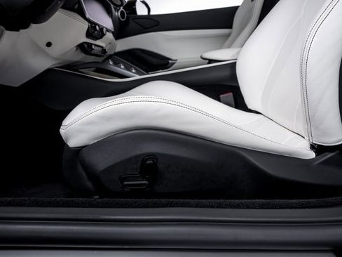 Certified 2019 Ferrari Portofino image 25