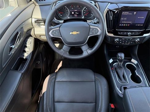 Certified 2021 Chevrolet Traverse LT w/ LT Premium Package image 16