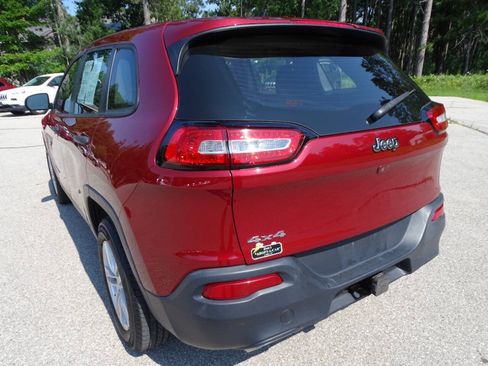 Used 2016 Jeep Cherokee 4WD Sport w/ Trailer Tow Group w/ Cold Weather Group image 8