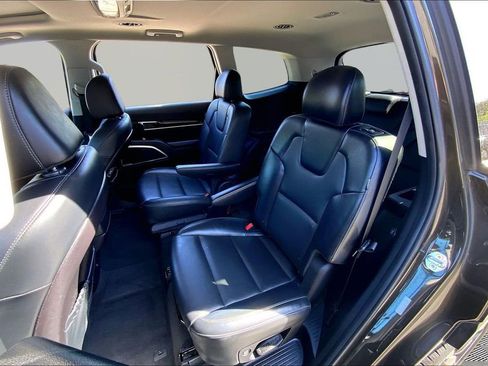 Used 2025 Kia Telluride S AWD/4WD image 16