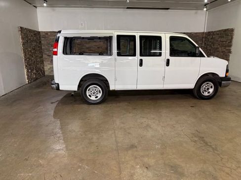 Used 2016 GMC Savana 2500 RWD image 11