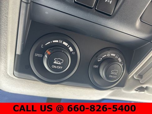 Used 2018 Toyota 4Runner TRD Off-Road image 21