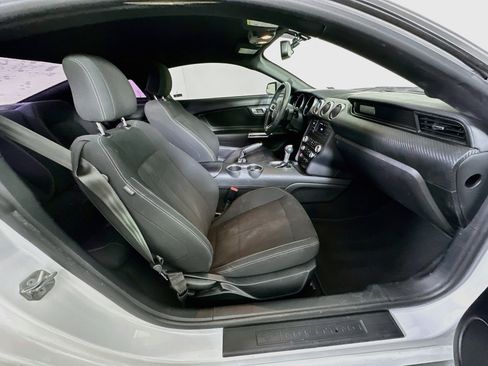 Used 2019 Ford Mustang Coupe RWD image 26