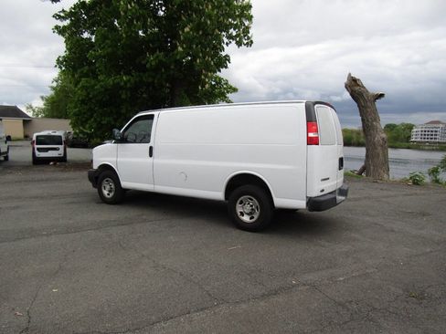 Used 2021 Chevrolet Express 2500 w/ Driver Convenience Package RWD image 26