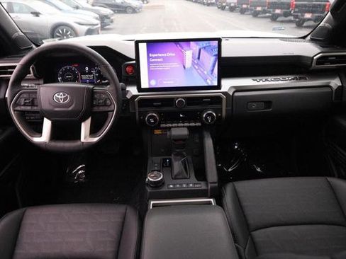 Certified 2024 Toyota Tacoma TRD Off-Road image 25