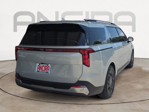 Certified 2025 Kia Carnival SX FWD image 8