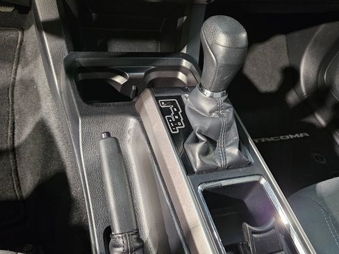 Used 2019 Toyota Tacoma SR5 image 31