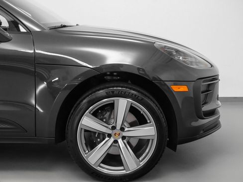 Used 2025 Porsche Macan image 14