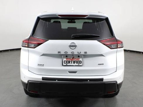 Certified 2025 Nissan Rogue SV AWD/4WD image 11