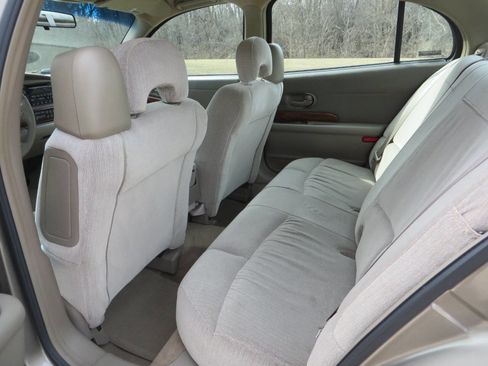 Used 2000 Buick Le Sabre Custom w/ Premium Opt Pkg image 11