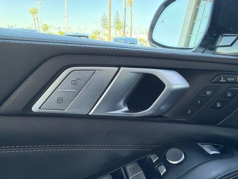 Used 2020 BMW X7 M50i w/ Dynamic Handling Package AWD/4WD image 9