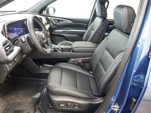 New 2026 Chevrolet Traverse LT w/ LPO, Floor Liner Package FWD image 8