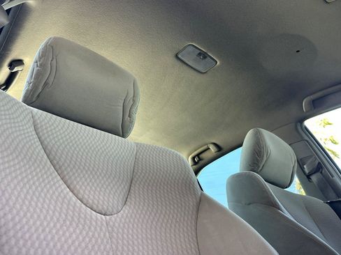 Used 2010 Toyota Camry LE FWD image 16