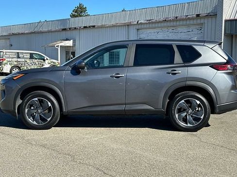 Used 2025 Nissan Rogue SV AWD/4WD image 7