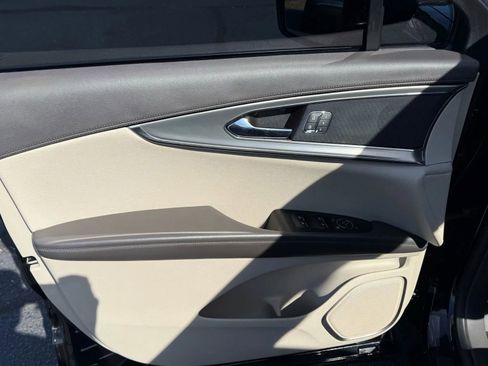 Used 2019 Lincoln Nautilus Select image 11