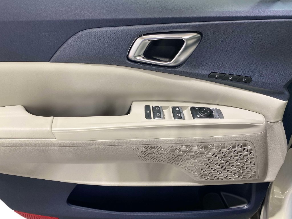 New 2026 Kia Carnival EX FWD image 17