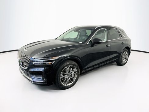Used 2025 Genesis GV70 2.5T AWD/4WD image 3