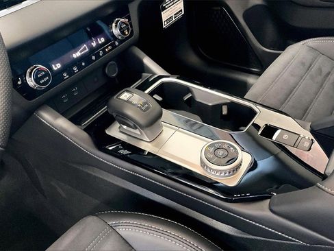 New 2026 Mitsubishi Outlander SE image 8