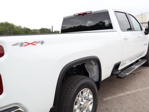 New 2026 Chevrolet Silverado 3500 LT w/ Safety Package AWD/4WD image 7