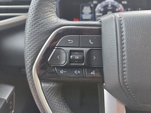Used 2025 Toyota Sequoia Platinum AWD/4WD image 25