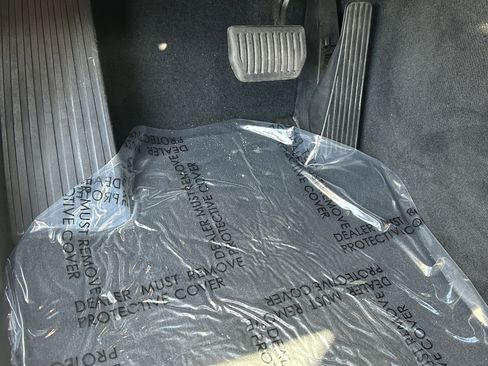 Certified 2025 Volvo XC90 B6 Plus image 16