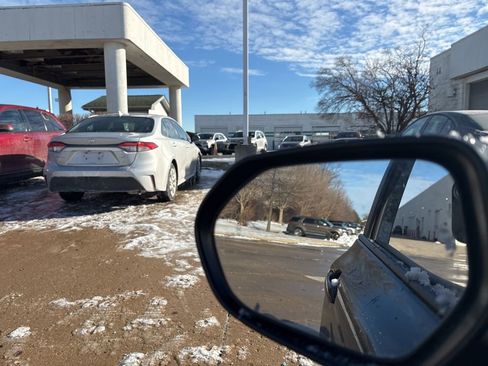 Used 2025 Toyota Camry LE image 21