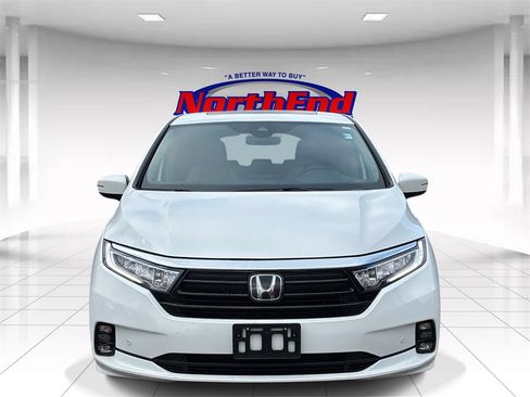 Used 2023 Honda Odyssey Touring image 2