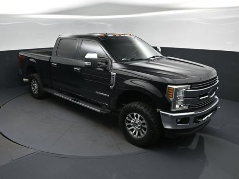 Used 2019 Ford F250 Lariat w/ Lariat Ultimate Package AWD/4WD image 36