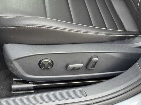 Used 2024 Volkswagen Jetta SE image 8