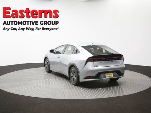 Used 2025 Toyota Prius LE FWD image 63