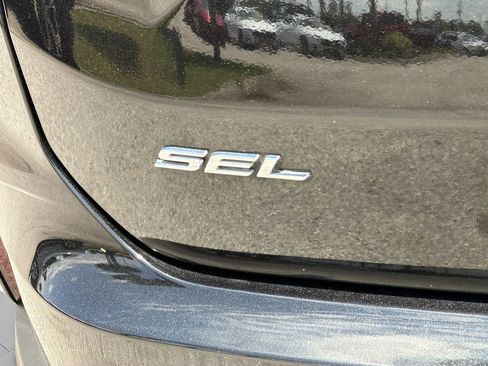 Used 2023 Ford Edge SEL w/ Sport Appearance Package AWD/4WD image 9
