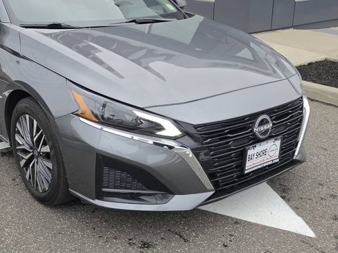 Certified 2025 Nissan Altima 2.5 SV FWD image 4