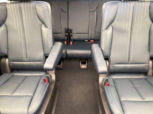 New 2025 Cadillac Escalade IQ Luxury 2 w/ LPO, Radiant Package image 17