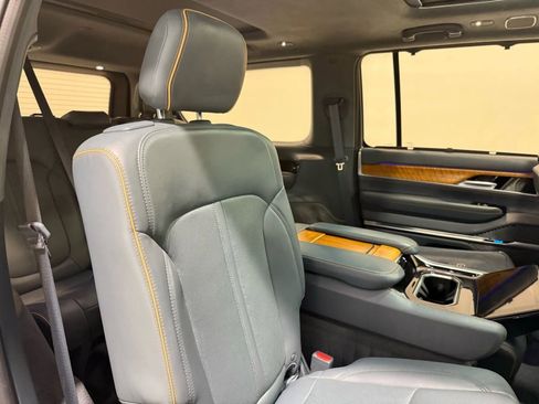 Used 2022 Jeep Grand Wagoneer Series II w/ Premium Group II image 31