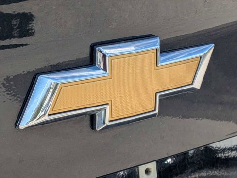 Used 2017 Chevrolet Cruze LT FWD image 12