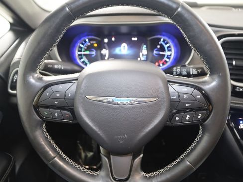 Used 2021 Chrysler Pacifica Touring-L w/ S Appearance Package FWD image 38