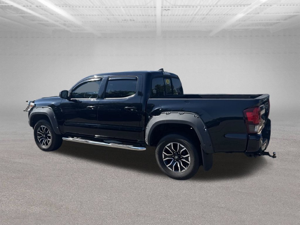 Used 2018 Toyota Tacoma SR RWD image 4