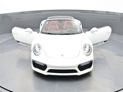 Used 2018 Porsche 911 Turbo image 27